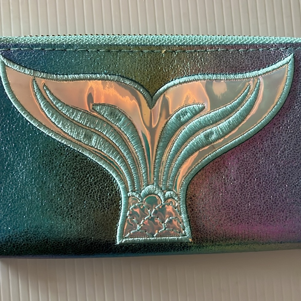 NWOT 3AM FOREVER Holographic Mermaid Tail Gold Toned Zip Around  Wallet - Picture 3 of 8